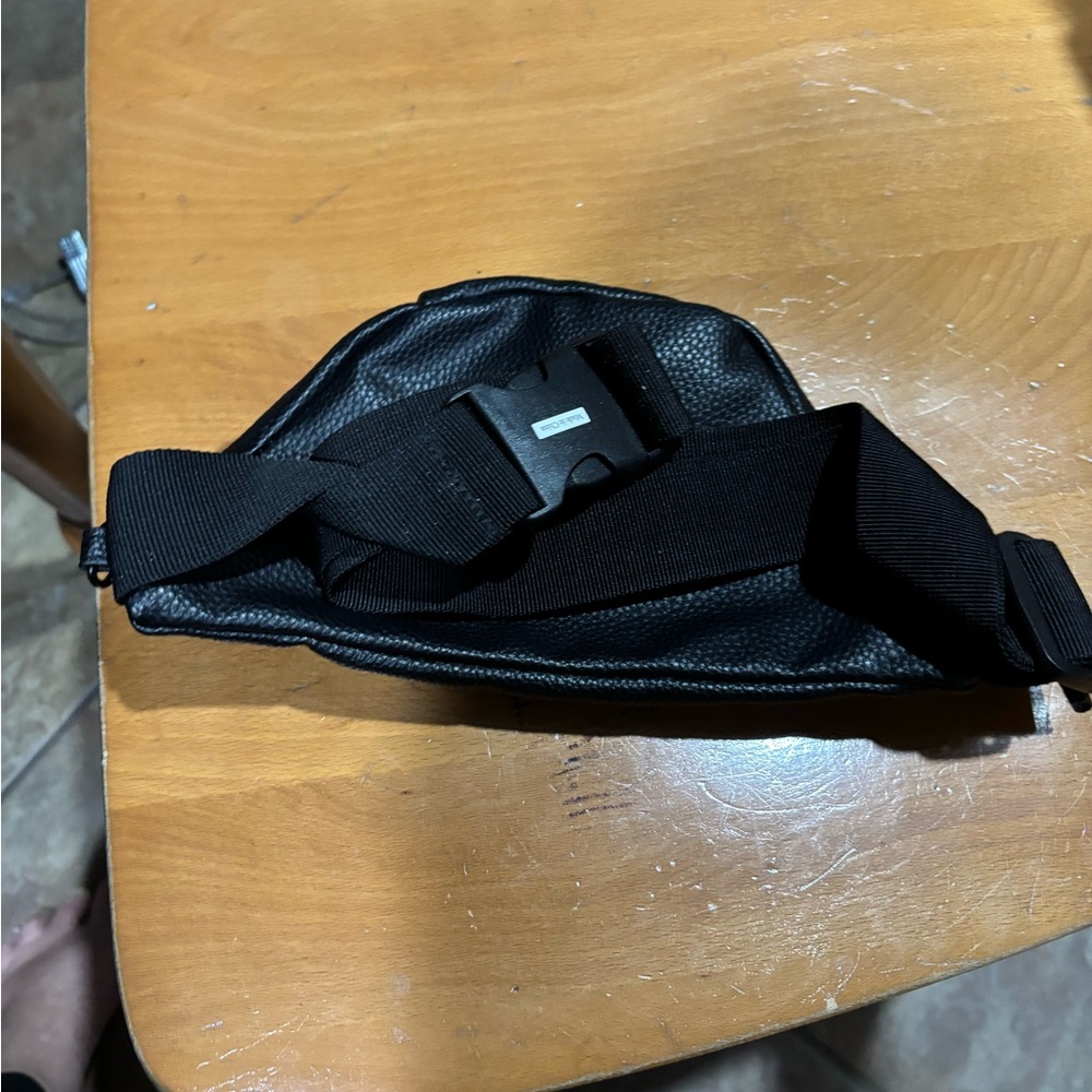 Pandora Black Belt Bag New no tags - Picture 4 of 7